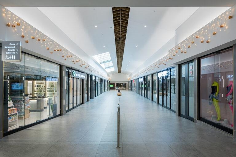 imgi_19_SVArchitects-Retail-Showroom-Drakenstein-Sentrum-8-768x512