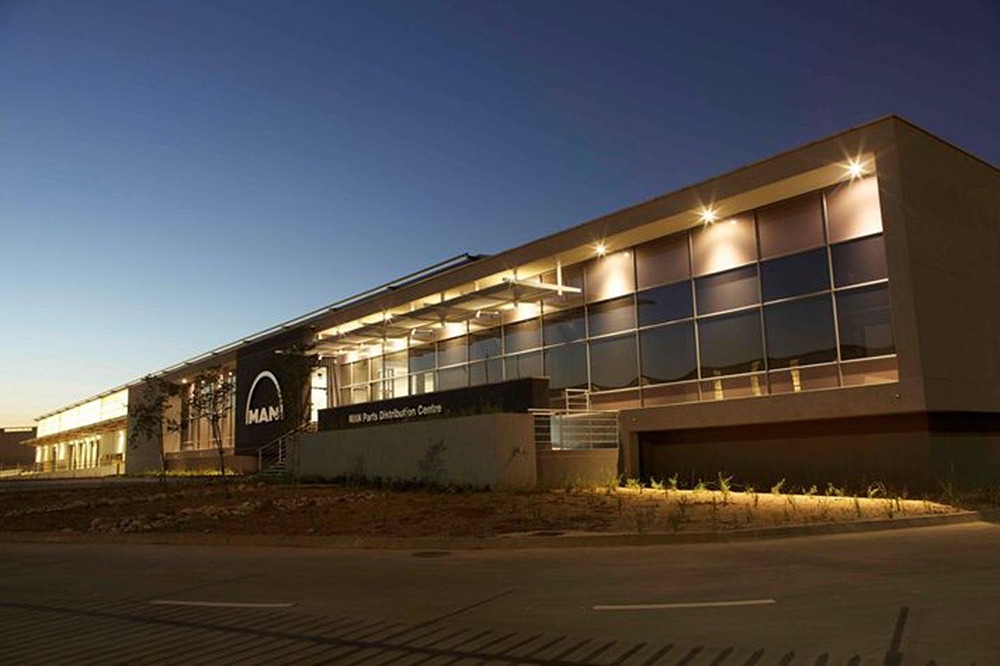 imgi_20_SVA-Projects-MAN-Truck-Warehouse-3