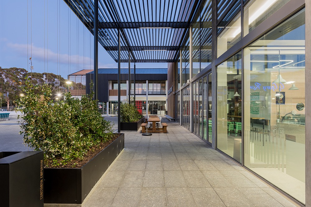 imgi_59_SVA-Projects-Constantia-Emporium-exterior-38