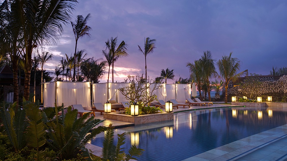 imgi_68_SVA-Projects-St-Regis-Swimming-pool