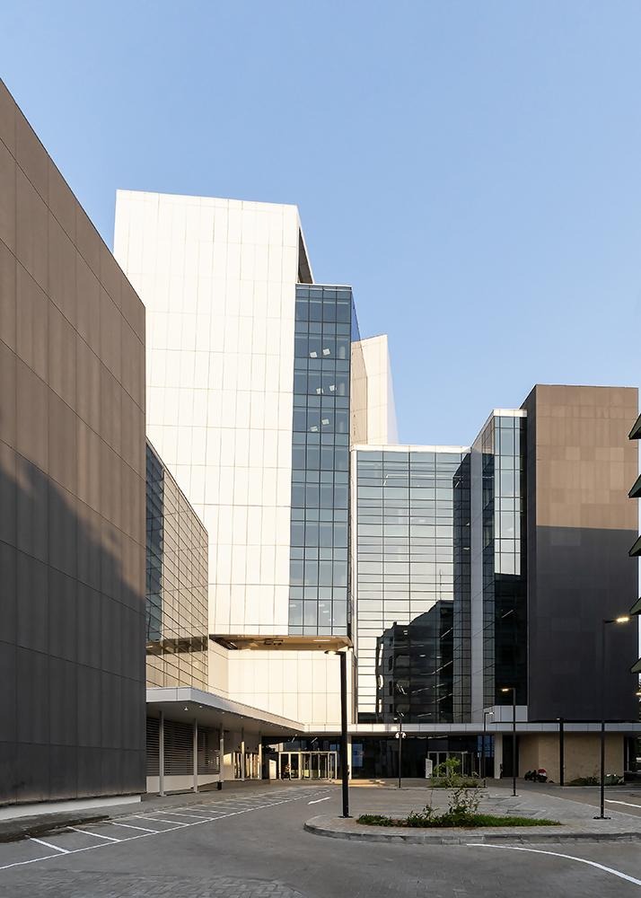 imgi_17_SVArchitects-Office-Stanbic-Project-Windsor-6