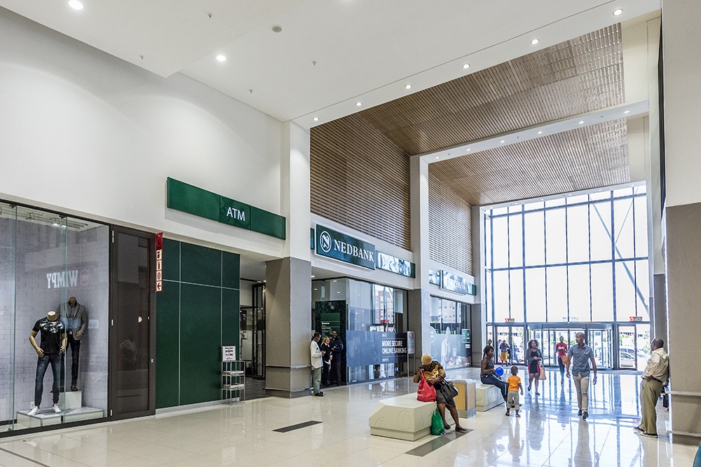 imgi_22_SVA-Projects-Greenacres-Shopping-Centre-1